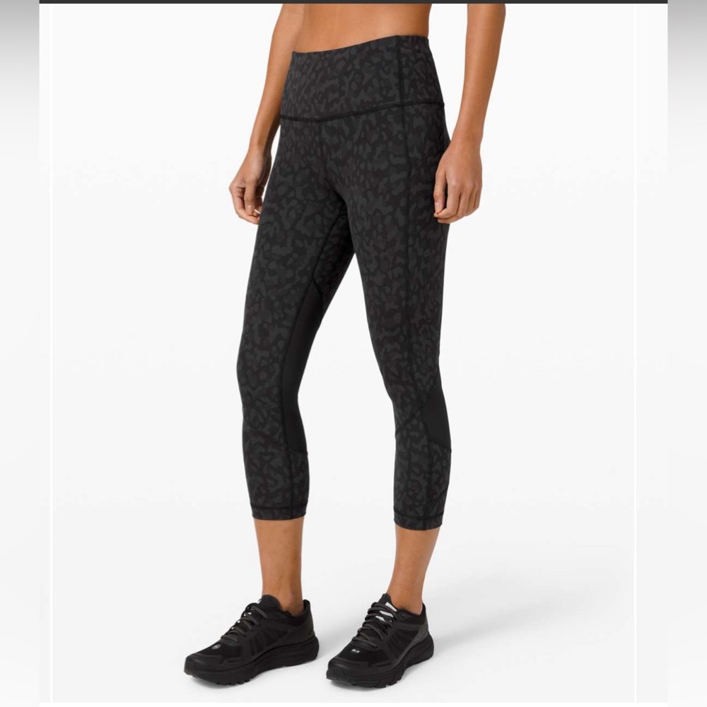 Lululemon Pace Rival High-Rise Crop 22"
Formation Camo Deep Coal Multi